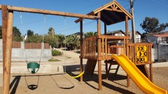 SE INSTALAN JUEGOS INFANTILES Y MÁQUINAS DE EJERCICIOS EN DISTINTOS PUNTOS DE LA COMUNA